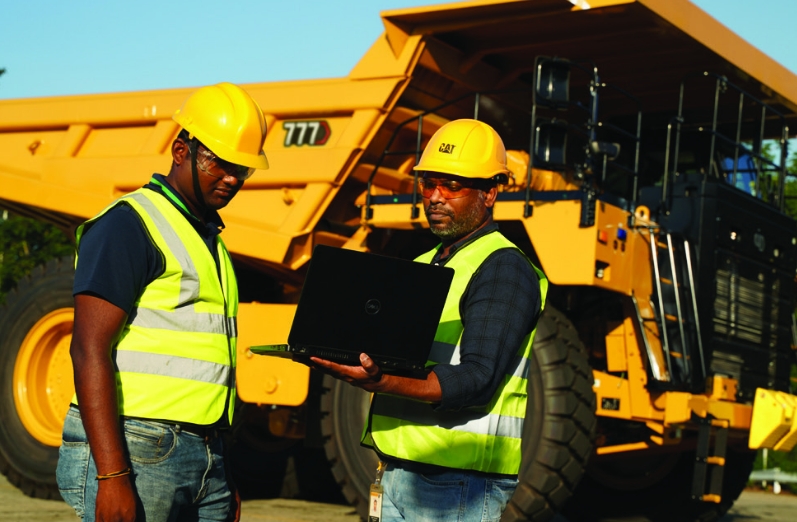 Two construction workers_ Fuel promise _ LP Image_ Mar 2023